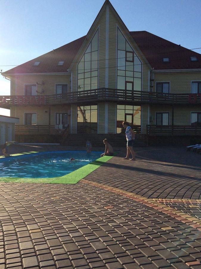 Hotel Oktan Kryve Ozero Eksteriør billede